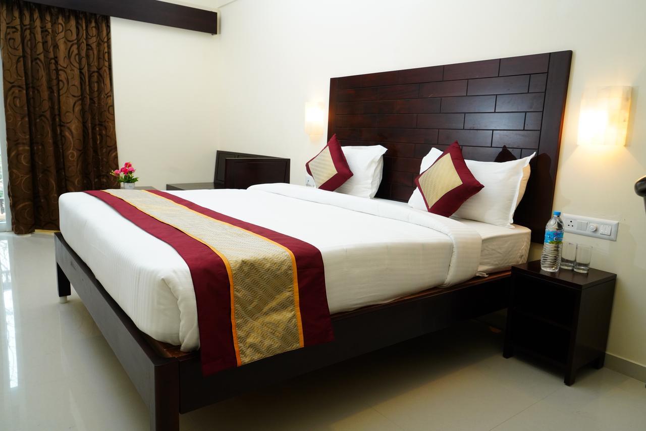 Five Falls Resort Kuttalam  Ngoại thất bức ảnh