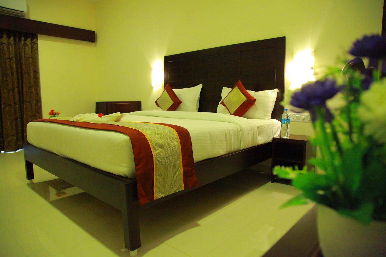 Five Falls Resort Kuttalam  Ngoại thất bức ảnh
