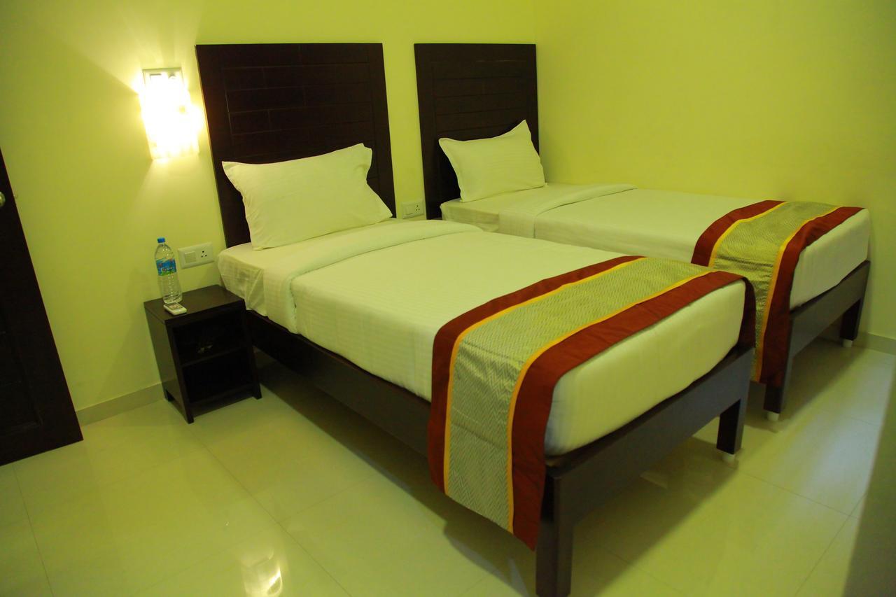 Five Falls Resort Kuttalam  Ngoại thất bức ảnh