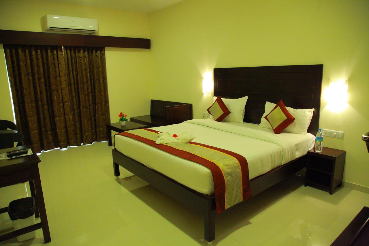 Five Falls Resort Kuttalam  Ngoại thất bức ảnh