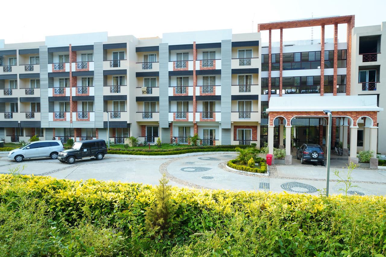 Five Falls Resort Kuttalam  Ngoại thất bức ảnh