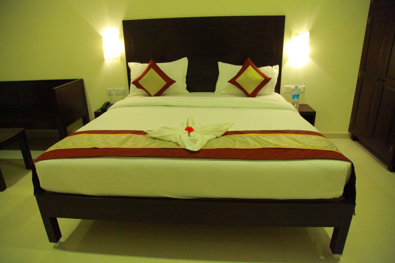 Five Falls Resort Kuttalam  Ngoại thất bức ảnh