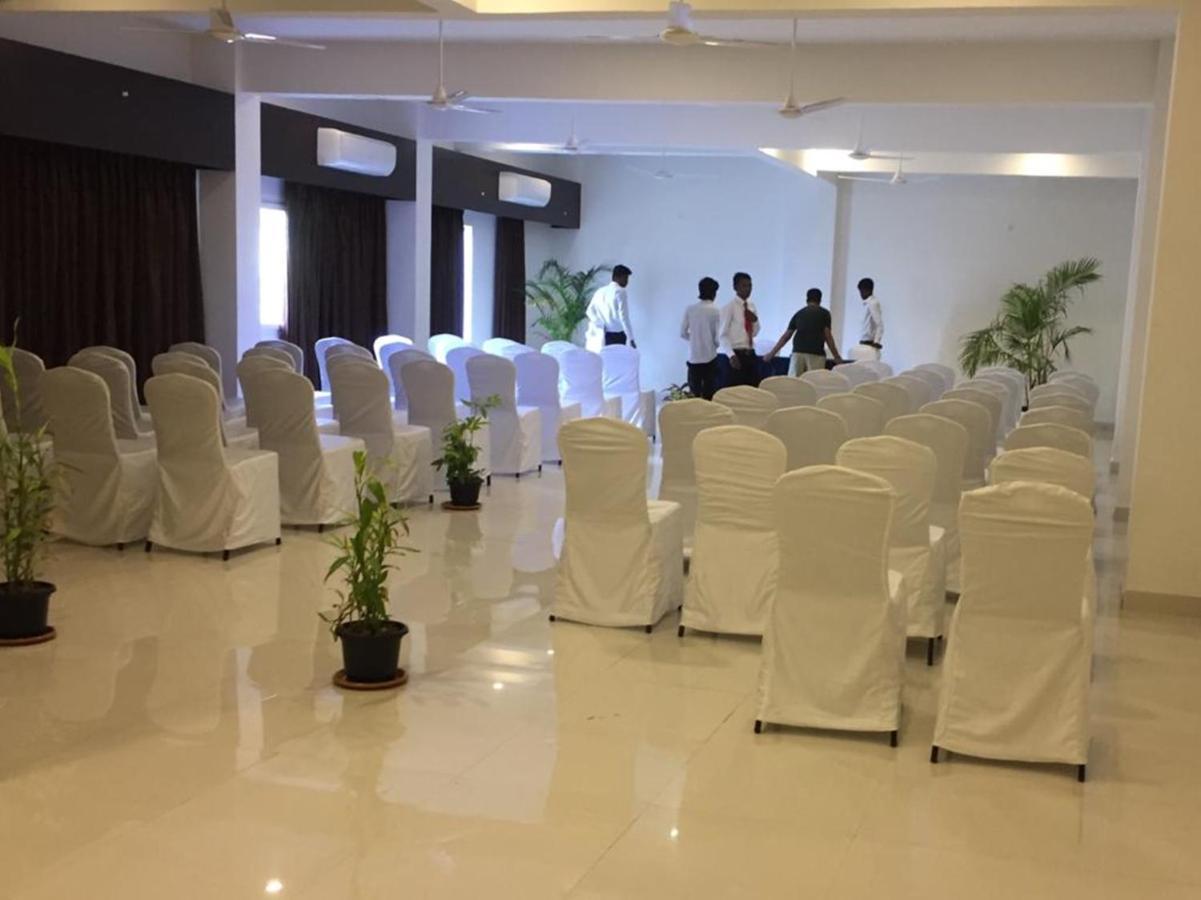 Five Falls Resort Kuttalam  Ngoại thất bức ảnh