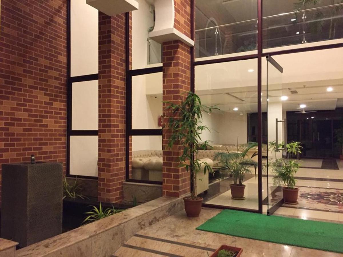 Five Falls Resort Kuttalam  Ngoại thất bức ảnh