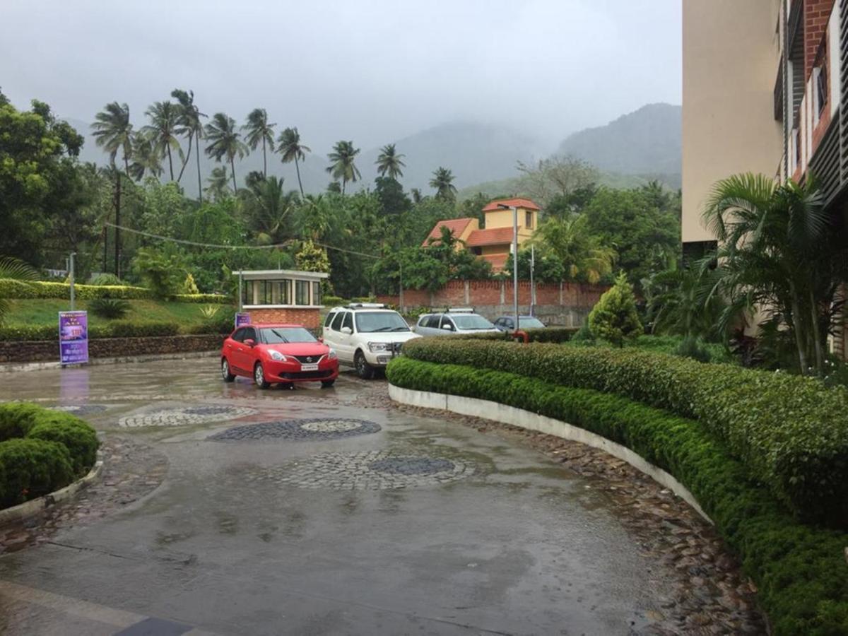 Five Falls Resort Kuttalam  Ngoại thất bức ảnh