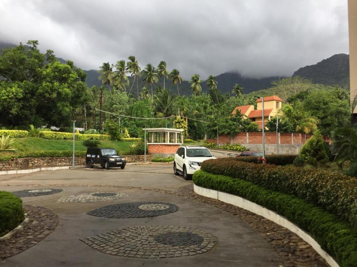 Five Falls Resort Kuttalam  Ngoại thất bức ảnh